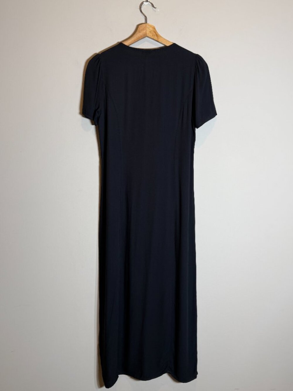 Monrow Revolve Crepe Button-Down Midi Dress Women's Small Black V-Neck Flowy NWT - Picture 5 of 13